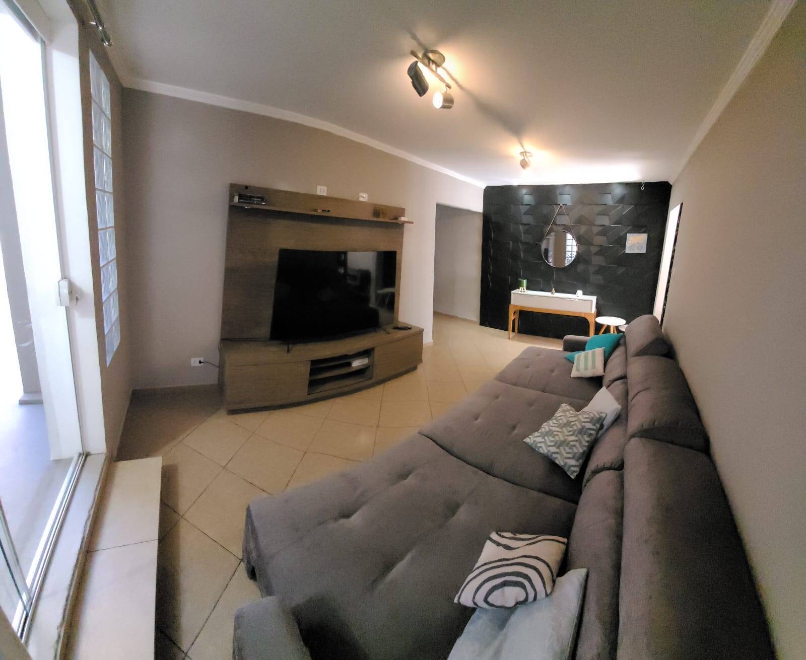 Casa à venda com 3 quartos, 125m² - Foto 1