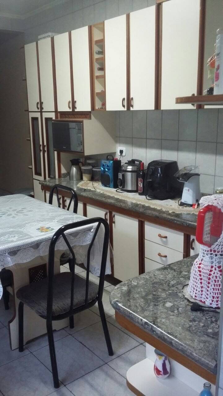 Casa à venda com 4 quartos, 250m² - Foto 2