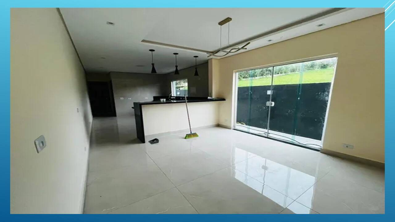 Casa à venda com 3 quartos, 144m² - Foto 1