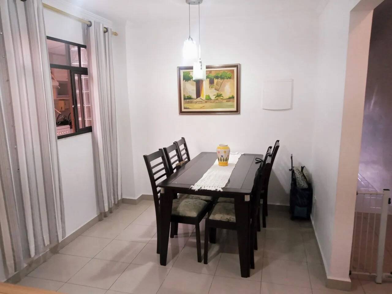 Casa à venda com 3 quartos, 231m² - Foto 1