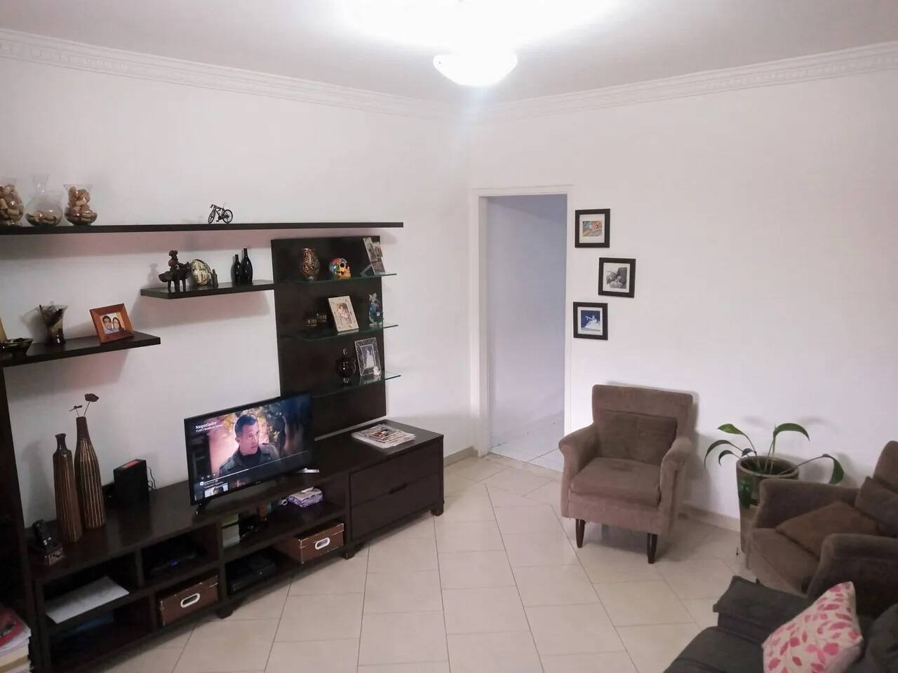 Casa à venda com 3 quartos, 231m² - Foto 3