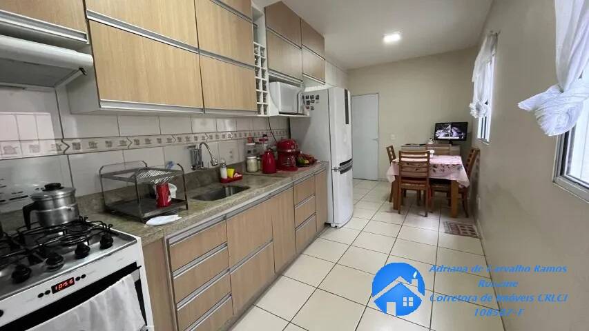 Casa à venda com 2 quartos, 84m² - Foto 1