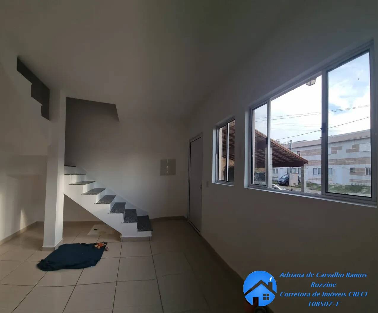 Casa à venda com 2 quartos, 78m² - Foto 2