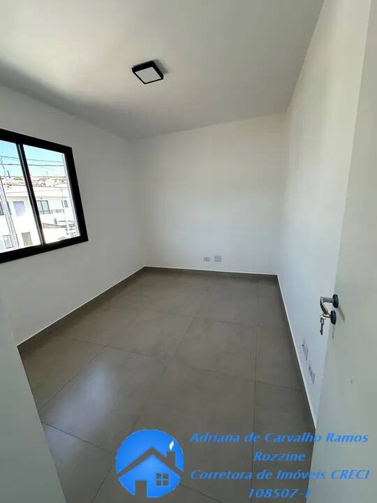 Casa à venda com 2 quartos, 70m² - Foto 3