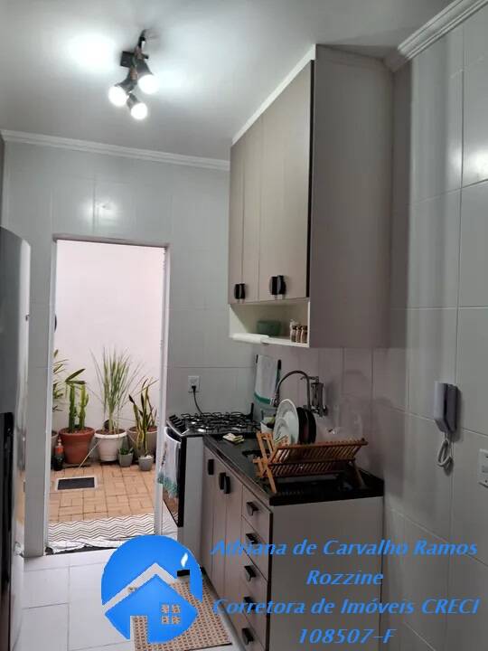 Casa à venda com 2 quartos, 48m² - Foto 5