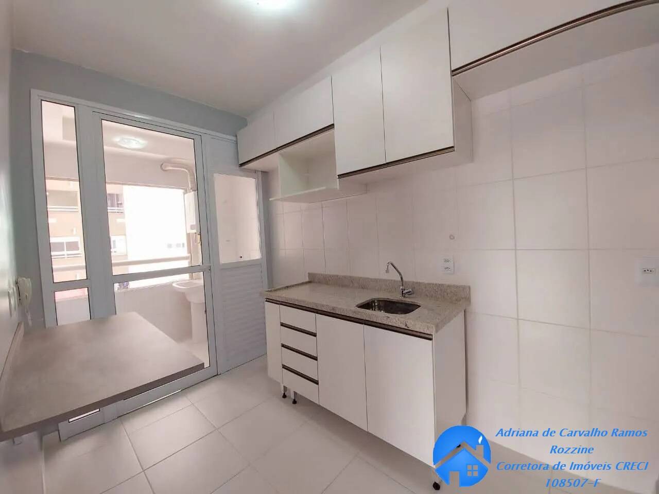 Apartamento à venda com 3 quartos, 71m² - Foto 2