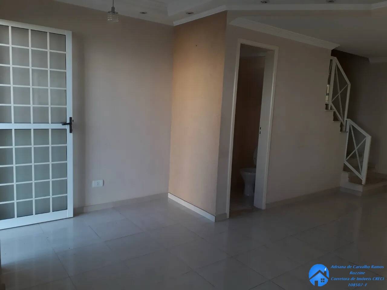 Casa à venda com 3 quartos, 115m² - Foto 2